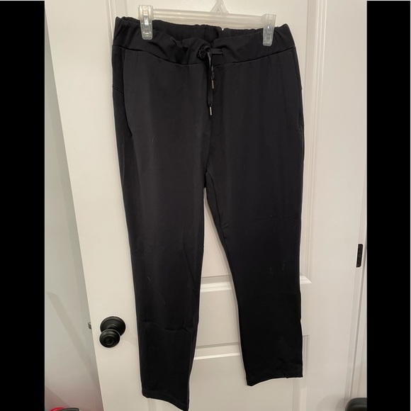 Tuff Athletics Other - Lulu “on the fly” dupes size XL